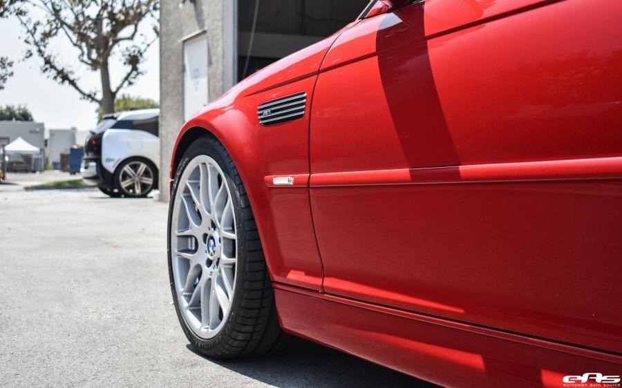 Детали экстерьера BMW M3 Convertible Imola Red by EAS (E46) 2017 года  (фото 2 из 10)